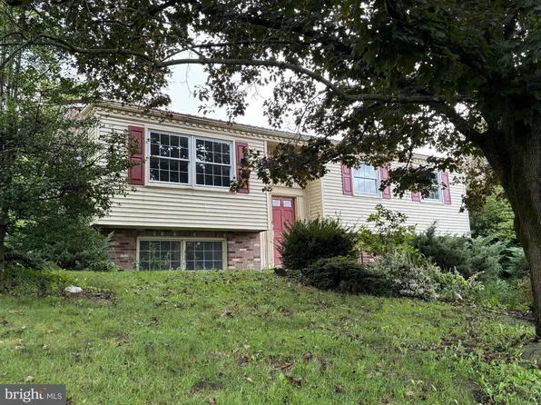 13802 Cardinal Dr SE, Cumberland, MD 21502