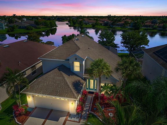2nd image of 745 NW Waterlily Pl