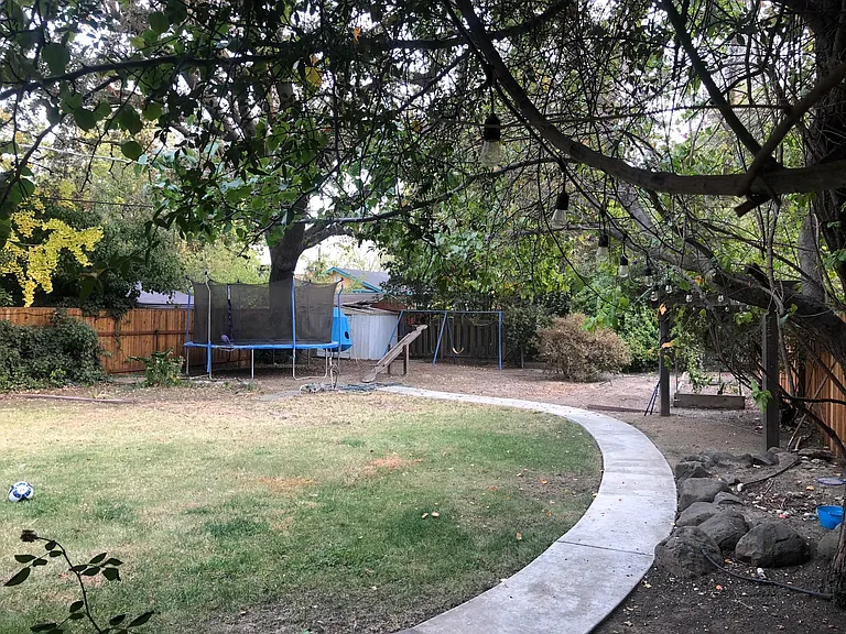 L St — Photo 3