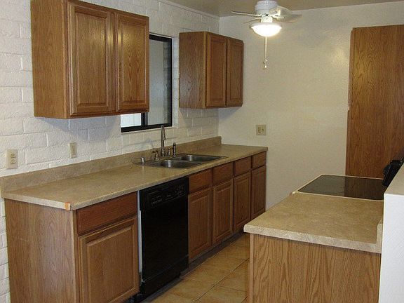 3rd image of 2729 W Calle Ocio