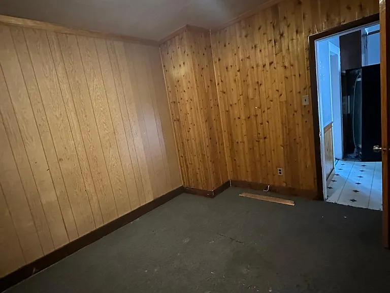 913 Social St — Photo 6