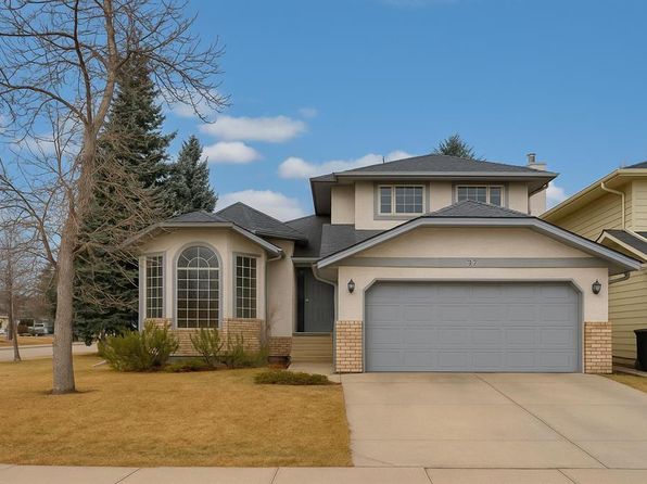 37 E Evergreen Ter SW, Calgary, AB T2Y 2V9