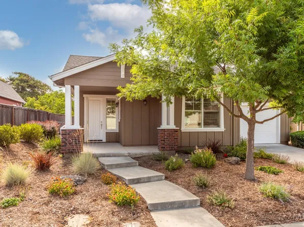 9411 Oak Trail Circle, Santa Rosa, CA 95409