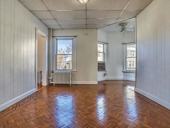 5th image of 207 Jewett Ave #2
