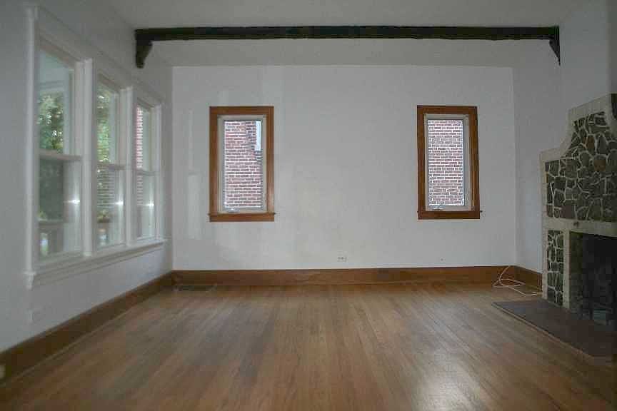 1st Floor Living room with Fireplace
