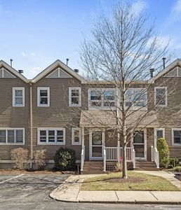 32 Angela Ln UNIT 32, Watertown, MA, 02472
