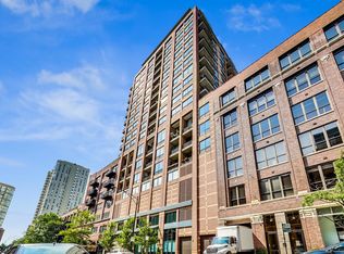 400 W Ontario St APT 1005, Chicago, IL 60654