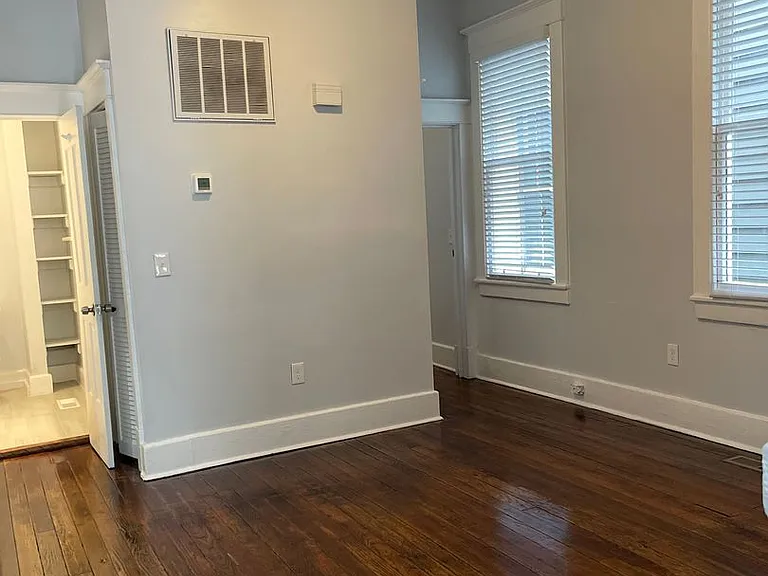 412 E Duffy St — Photo 4