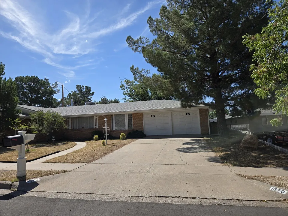 1670 Valencia Dr
