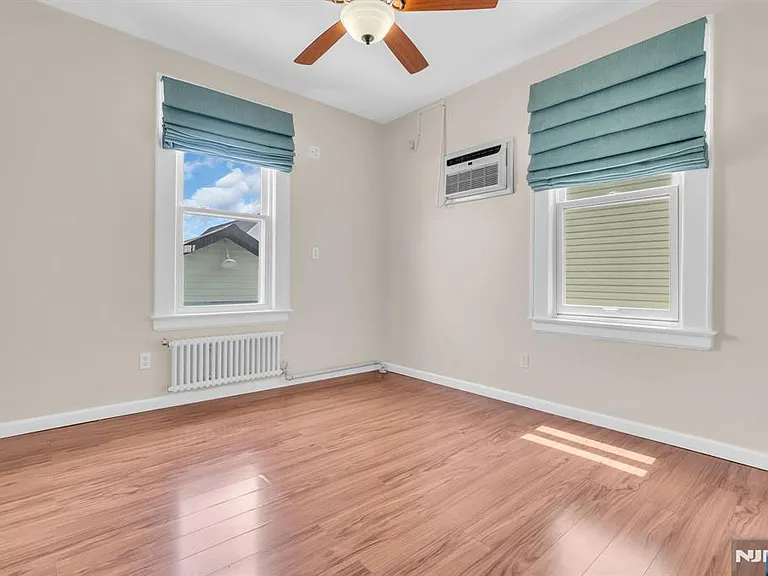 206 Highland Ave — Photo 16