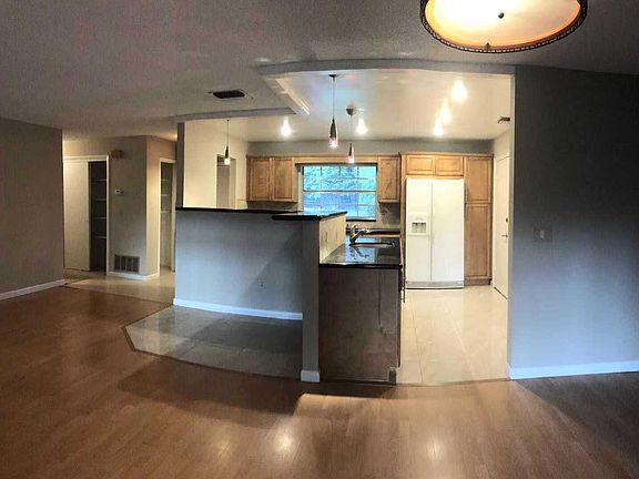 5th image of 100 Tindale Cir