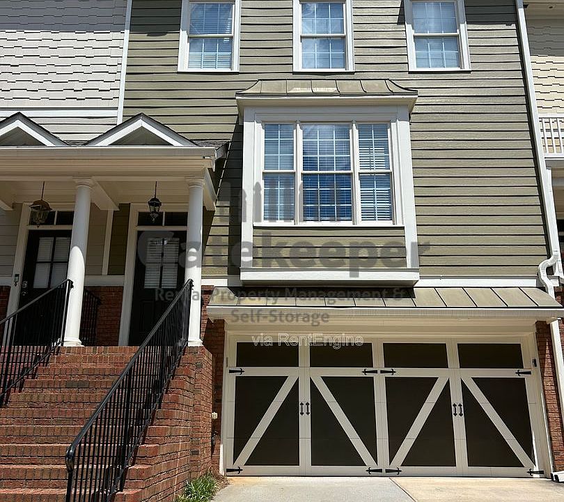 1st image of 106 Lexington Vlg