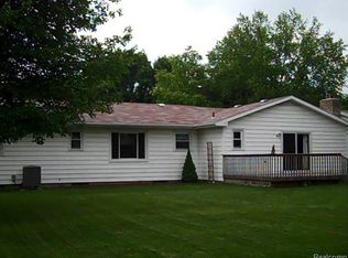 1101 Lincolnshire Dr, Saint Johns, MI