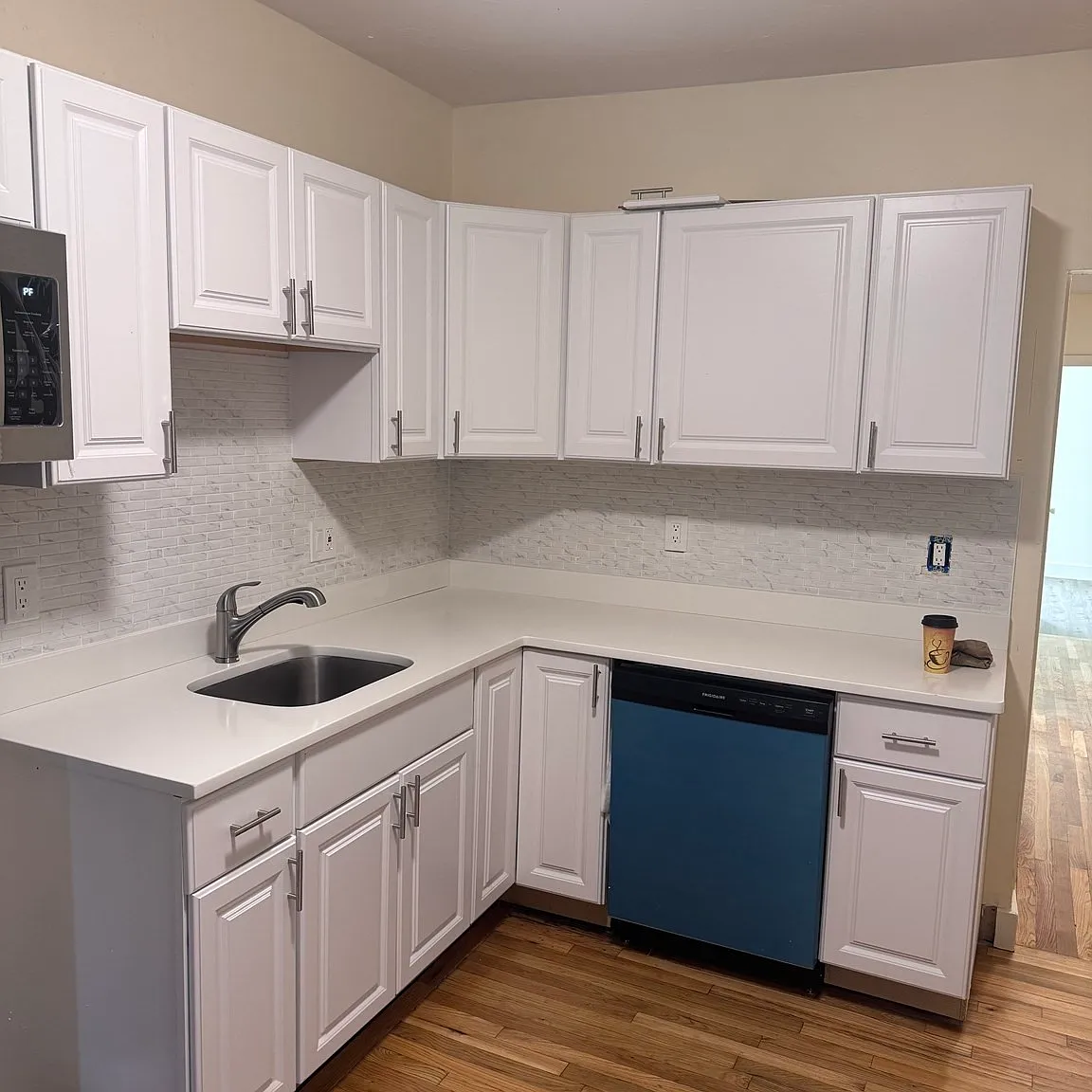 3 bed, 1.0 bath, 1000 sqft, $2,875 — Photo 1