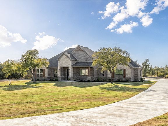 3rd image of 504 Bush Ct