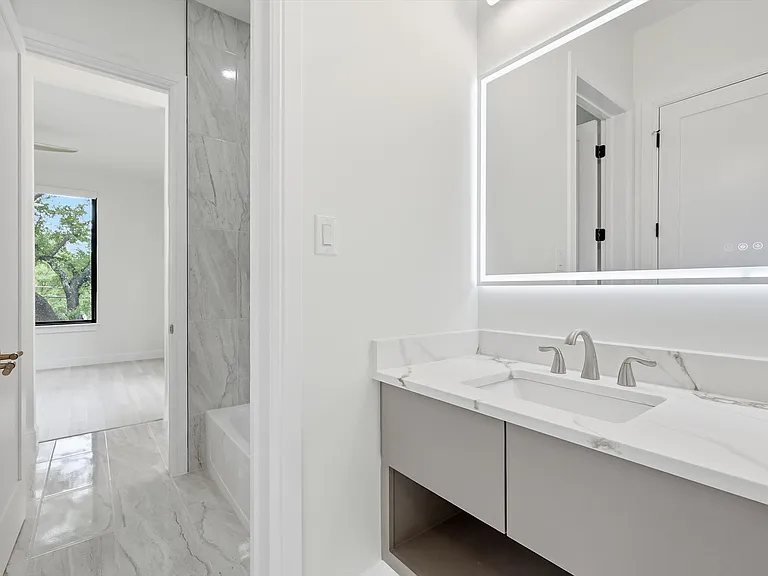 3135 Walnut Hill Ln — Photo 27