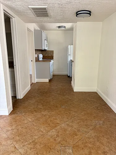 1131 Kings Hwy #1 Photo 1