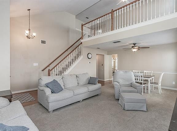 4th image of 2417 Amber Ln