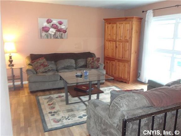 3rd image of 324 Birchwood Blvd