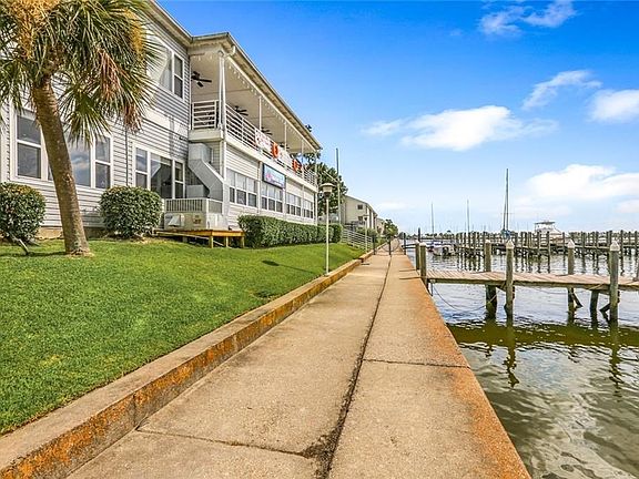 5th image of 1580 Harbor Dr Unit 214