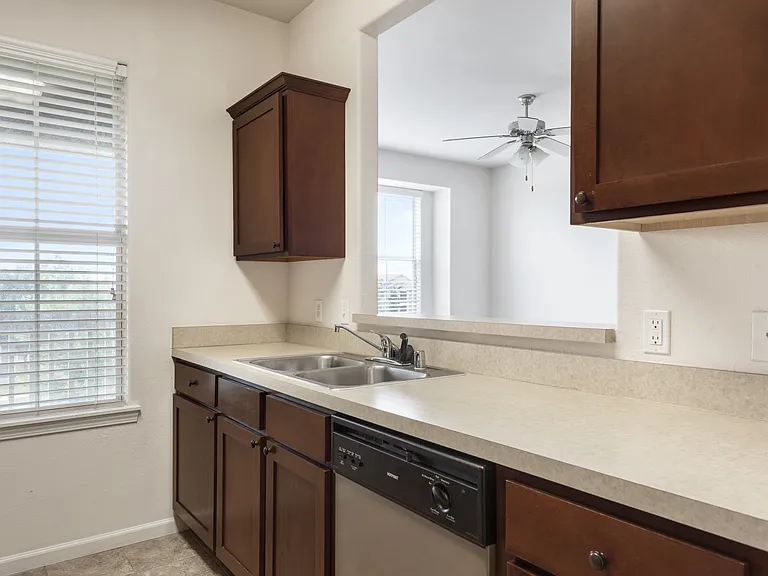 Ironwood Apartments and Townhomes — Photo 45