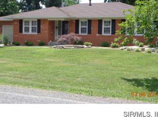 424 W 3rd St, Trenton, IL