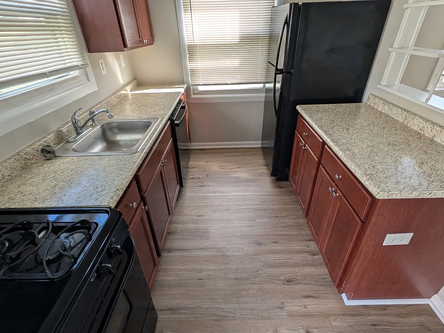 3 bed, 900 sqft, $1,600 — Photo 4