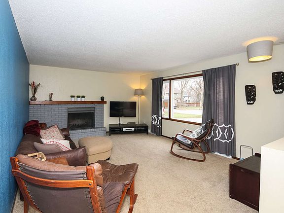 3rd image of 22455 Iverson Ave N