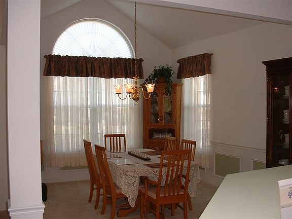 3rd image of 1003 Traverse Creek Dr