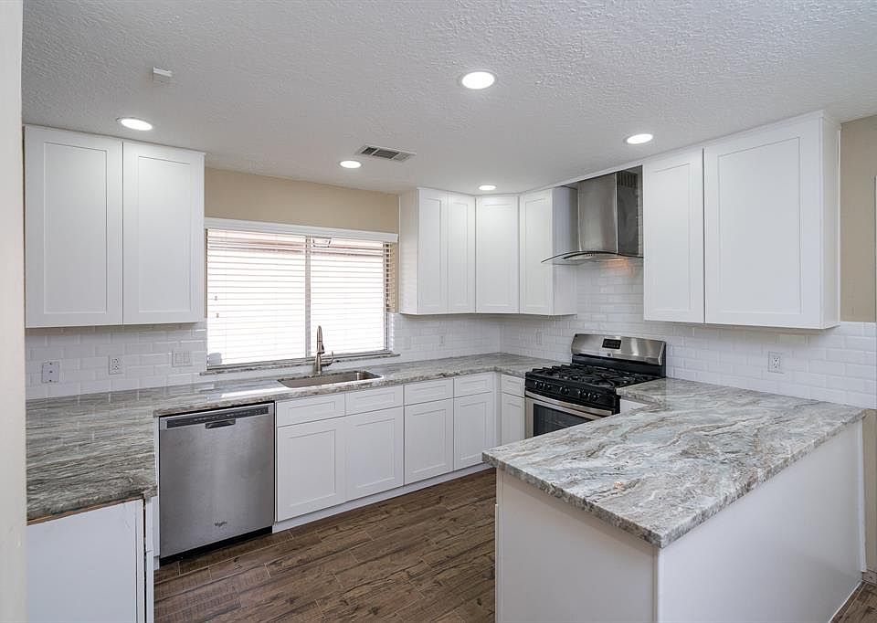1st image of 2822 Carnoustie Dr