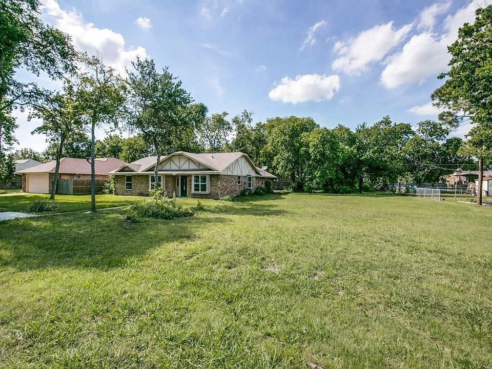 1st image of 326 Campo Dr