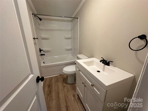 1016 Old Thompson Ave, Lancaster, SC 29720