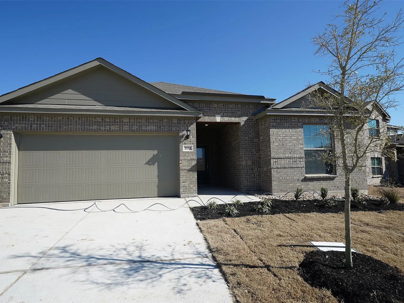 4 bed, 1801 sqft, $2,095 — Photo 1