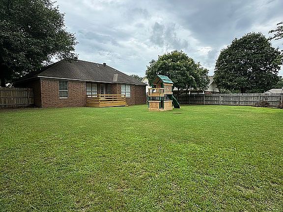 5th image of 38 Wadesfield Dr