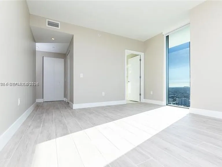501 NE 31st St #3910 — Photo 27
