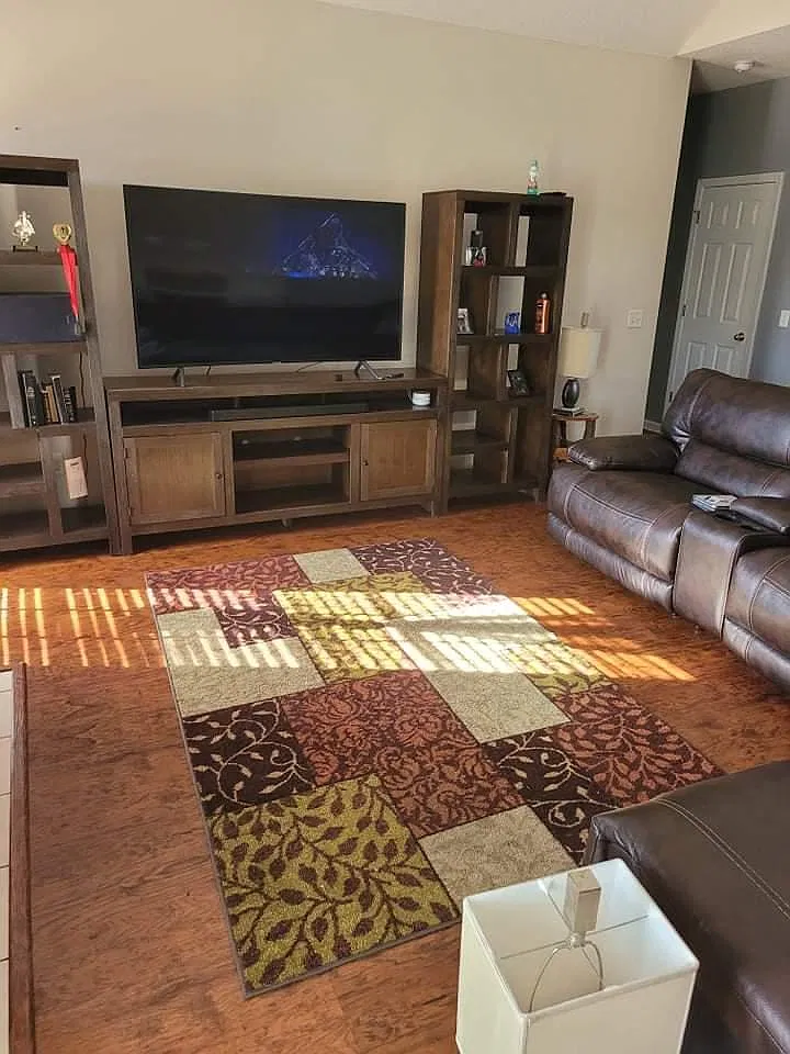 5 bed, 3247 sqft, $3,000 — Photo 3