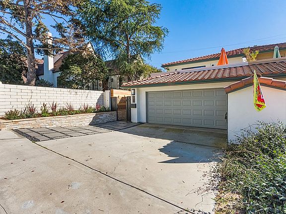 2nd image of 625 Bonair Pl APT B