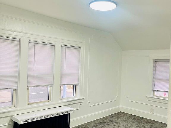 5th image of 48 Rockaway Pkwy #2