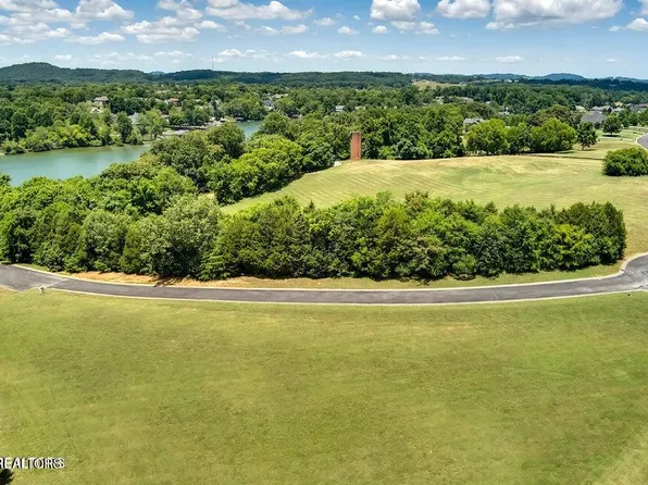 154 Volunteer Blvd, Vonore, TN 37885