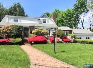 387 Maple Hill Dr, Hackensack, NJ 07601