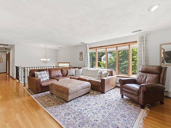 5th image of 27 Feeney Rd