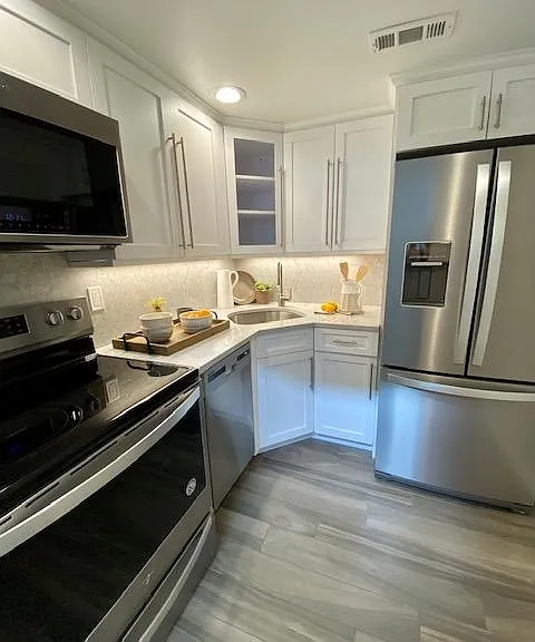 Fairfield Square At East Meadow — Photo 7