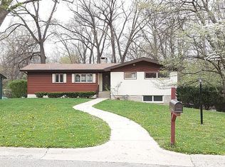 1420 Woodridge Dr, Danville, IL 61832