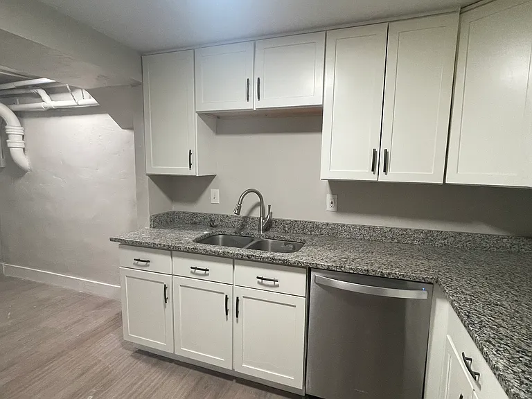 2144 N Vine St #BASEMENT — Photo 4