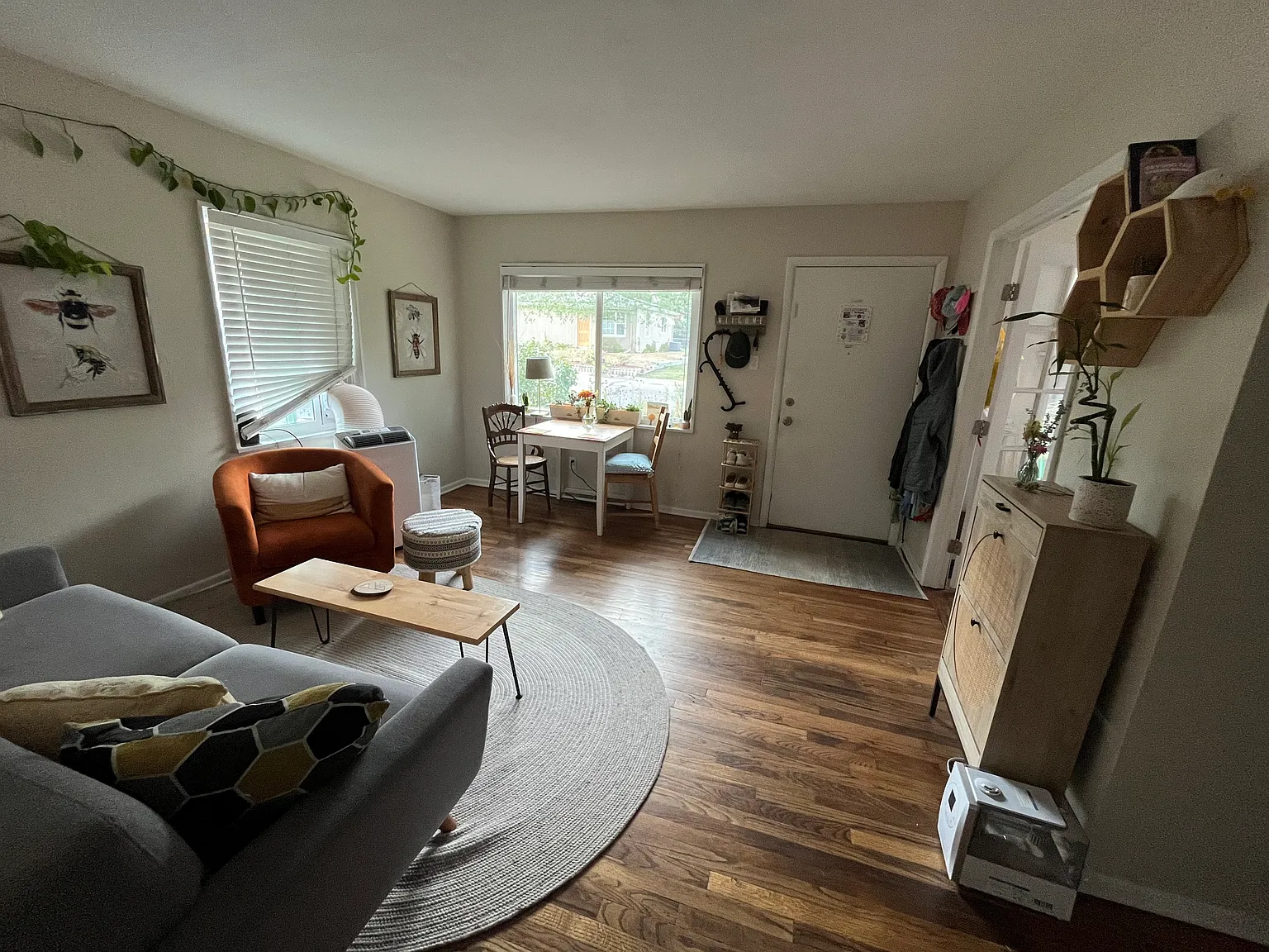 3 bed, 1050 sqft, $2,250 — Photo 2