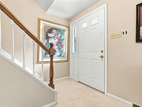 4th image of 158 Heather Dr