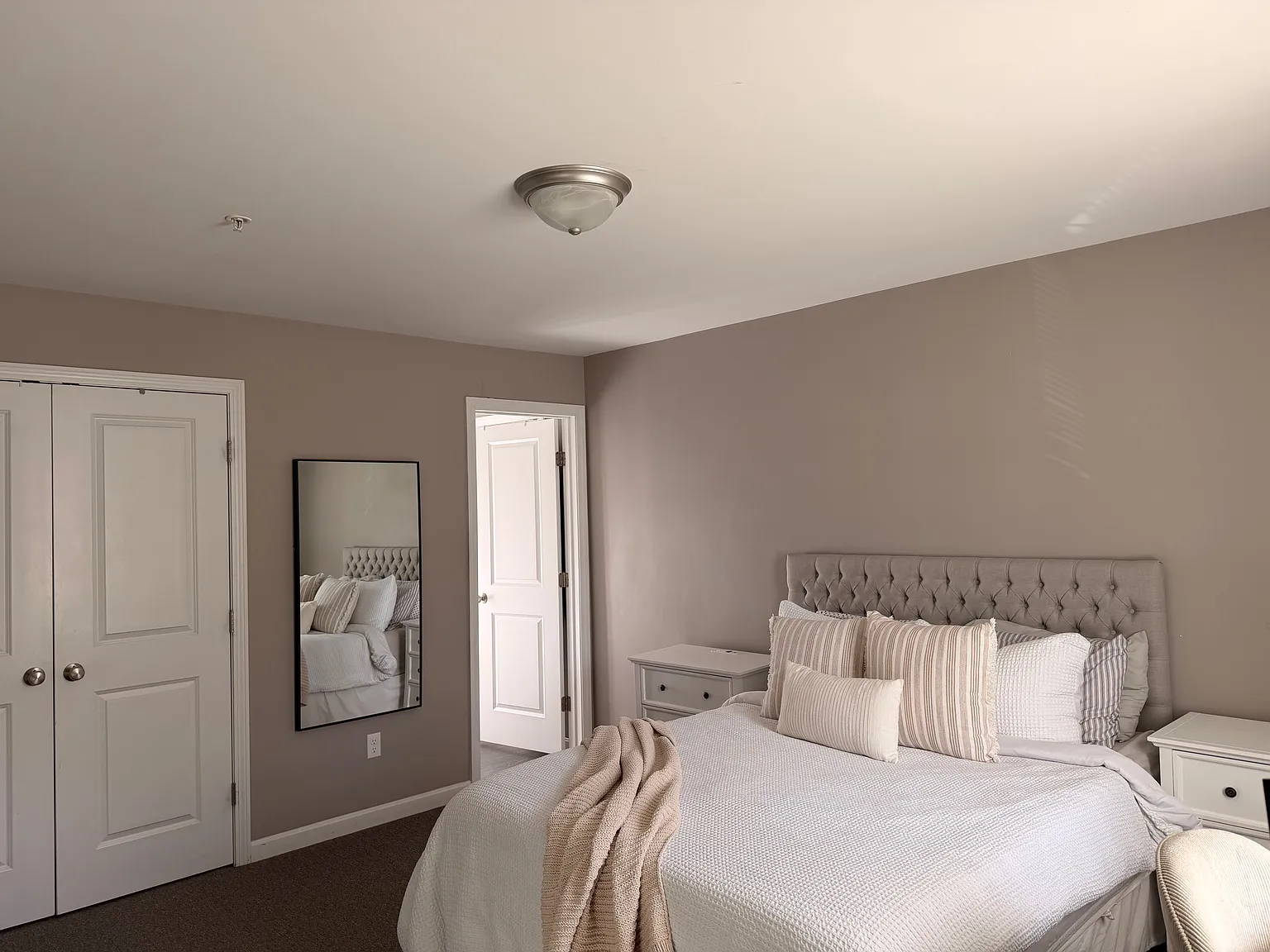 2 bed, 1000 sqft, $2,150 — Photo 3