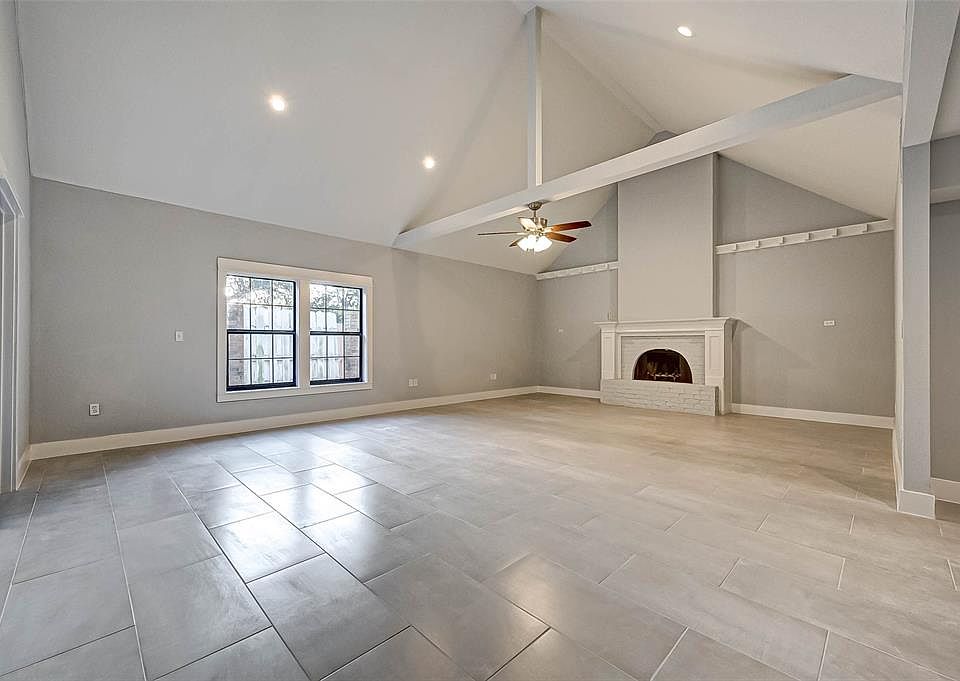 1st image of 202 Inwood Dr