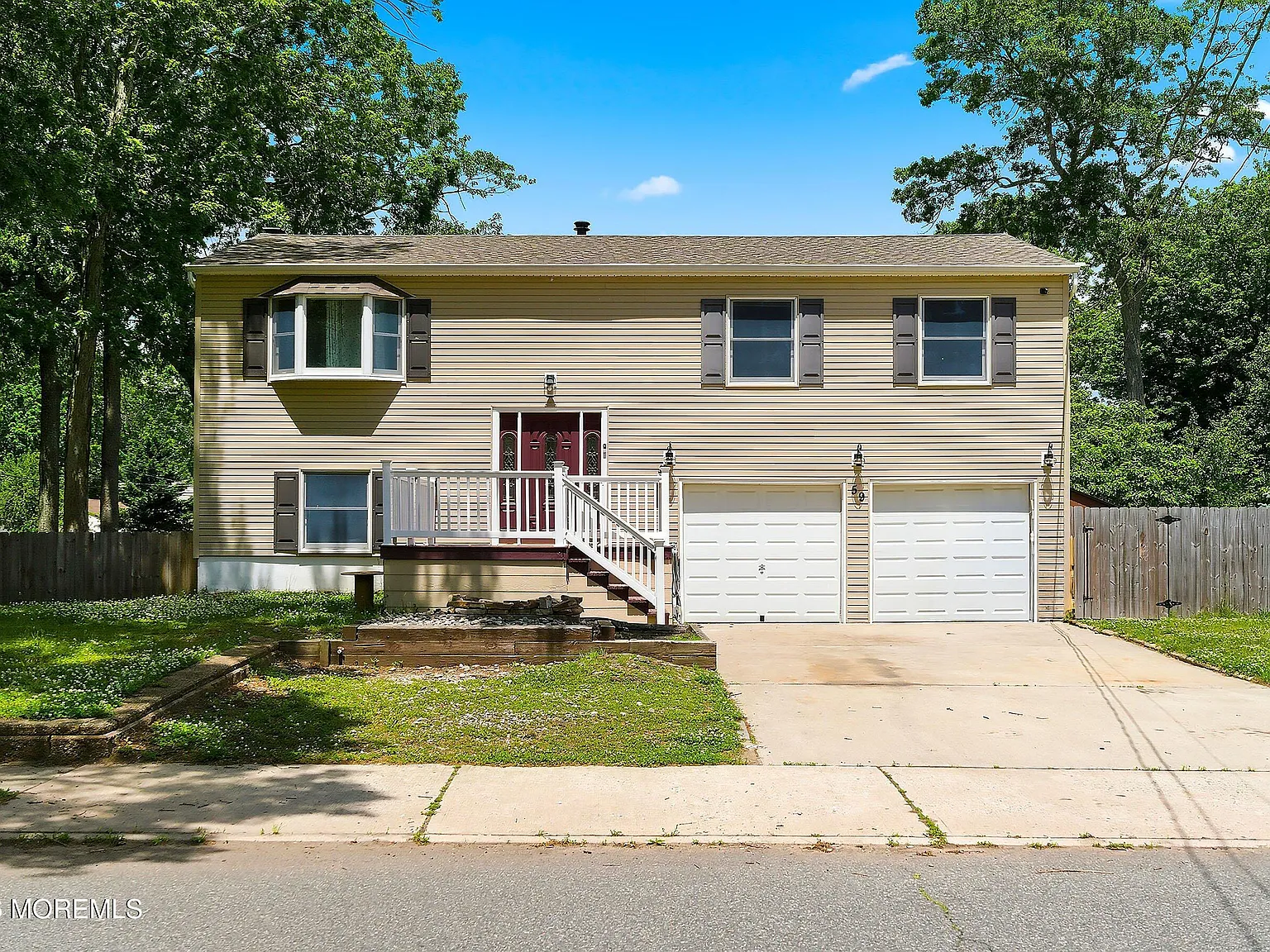 4 bed, 1.5 bath, 1584 sqft, $3,850 — Photo 2