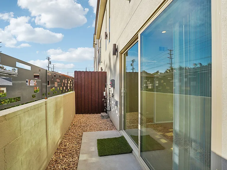 6162 3/4 6160 Oak Crest Way — Photo 7